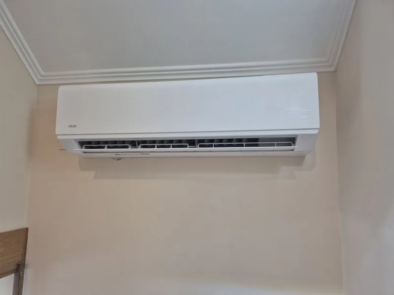 AUX beltéri egység telepítése