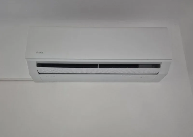 AUX beltéri egység telepítése
