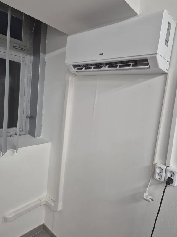 AUX beltéri egység telepítése makói irodában