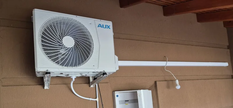 AUX kültéri egység telepítése