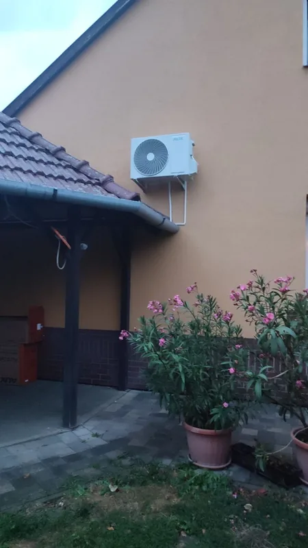AUX kültéri egység telepítése