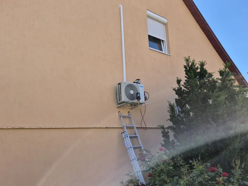 AUX kültéri egység telepítése