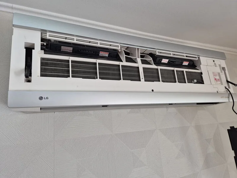 LG beltéri egység telepítése