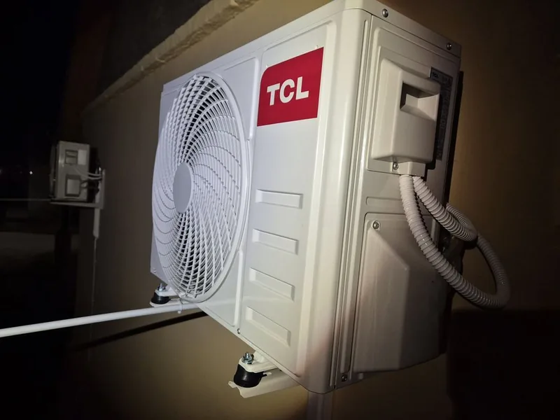 TCL kültéri egység telepítése