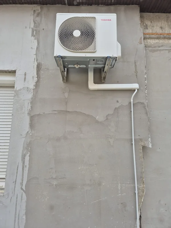 Toshiba kültéri egység telepítése